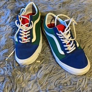 Yacht club vans